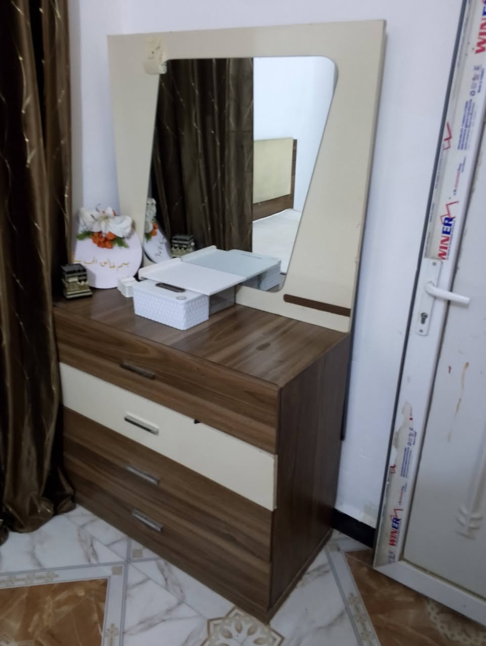 السلام عليكم غرفة نوم تركيه للبيع 
ب450 للتواصل 
***********
