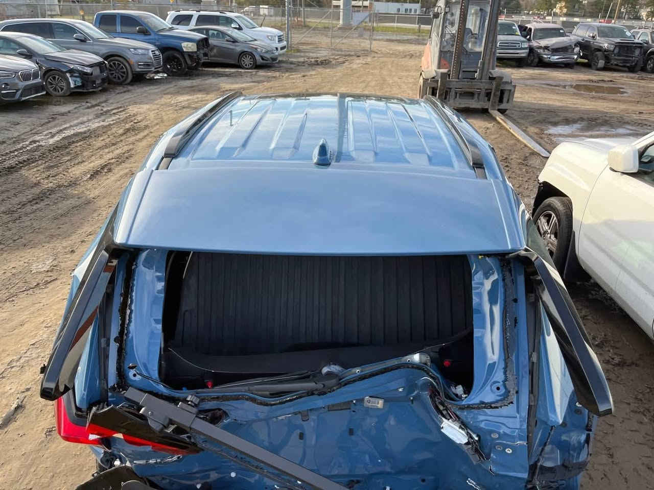 سلام عليكم  رافور ٢٢ حادثها جنطه خلفيه وجاملغ اليسره صبغ بدون ايرباك ماشيه 38 قطعتين تبريد مقاعد تدفئه مكان السيارة بغداد اليرموك *********** السعر( 21500$)مواصفات sa رقم بغداد بسمي
