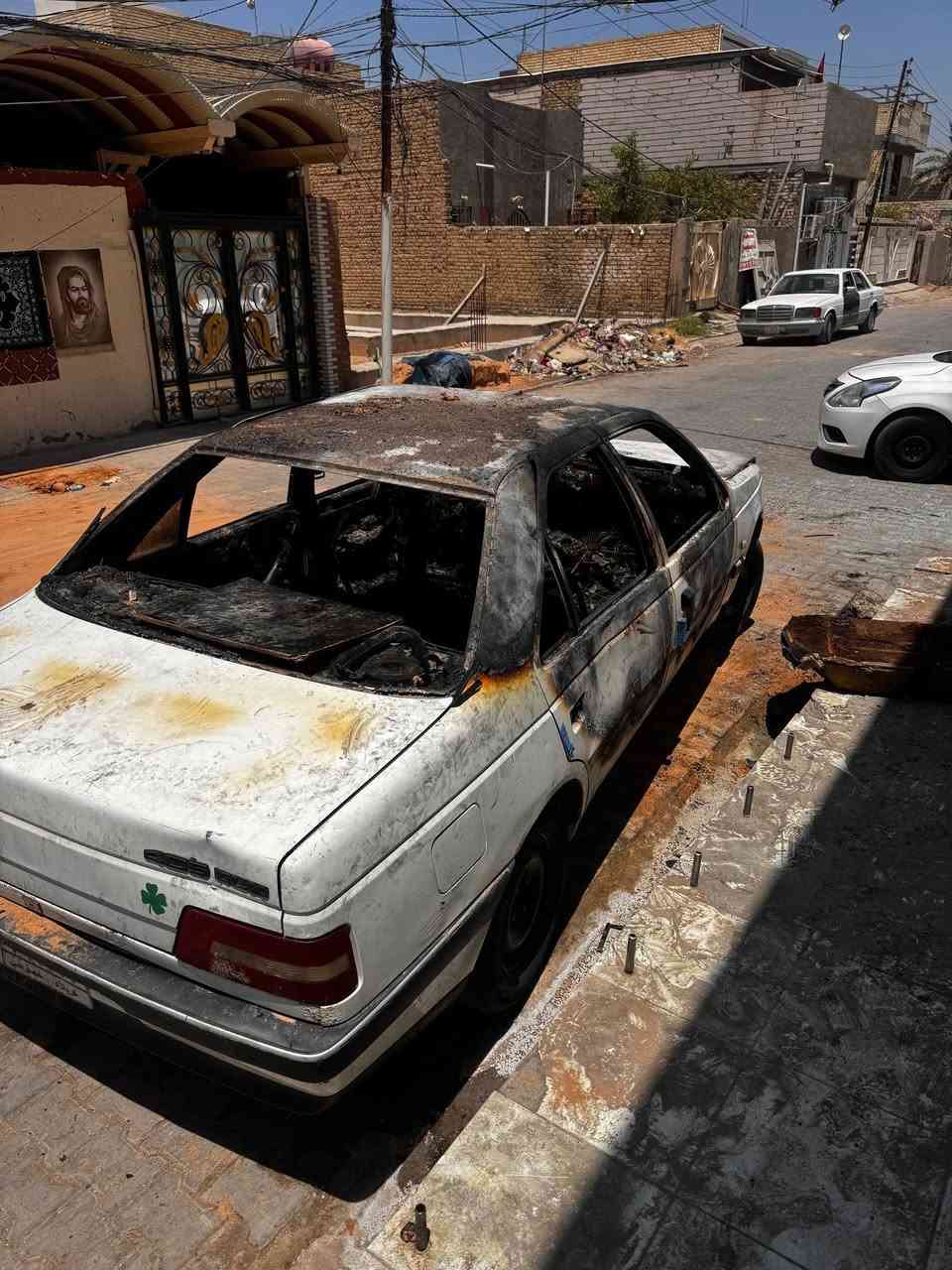 السلام عليكم
بيجو 405 للبيع على وضعها
مكينه وكير كفاله 
السعر ٨ اوراق 
***********
