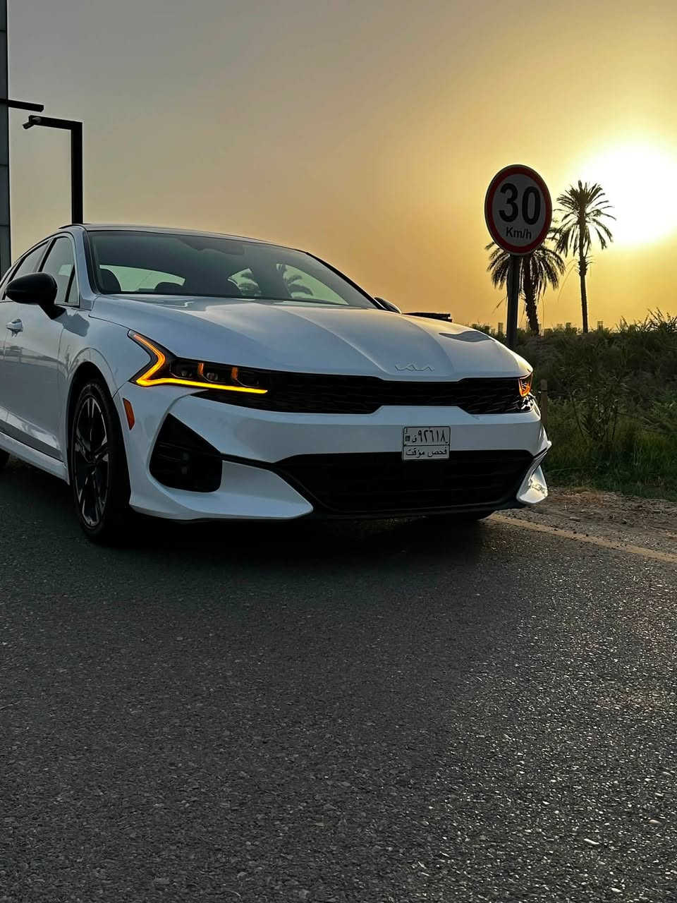 K5 للبيع
موديل 2024 موصفات gt line بانوراما+ بصمة 1/1 
السيارة جدا نضيفة ماشية ١٨ الف فقط حادثهة من اميركا جاملغ فقط كما موضح بالصور و بالعراق بارد بالجنطة السيارة ما ناقصهة اي شي بس تشغل و تتوكل. 
المكان بغداد (السيدية) !السيارة بدون لوحات مرورية!
للتواصل: ***********
