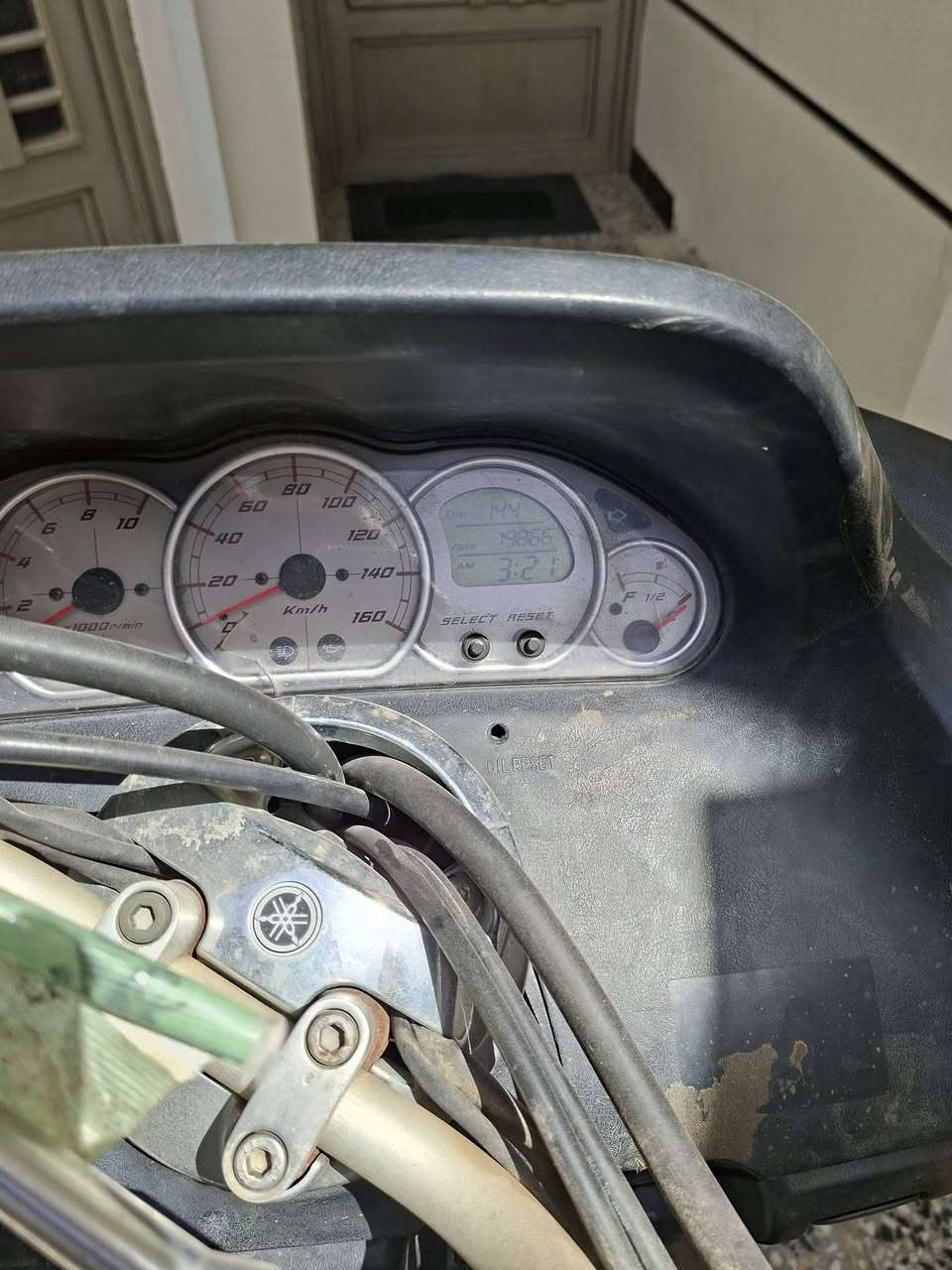 Yamaha ماجستا
مديل 2006 رمبه ووضع الوكاله ماشيه 19 الف فقط  كله بلاد ورمبه مو مال شارع . صوت المكينه مينسمع فقط كسر صغير جاملغ الأمامي 
العنوان بغداد الجديده ***********
