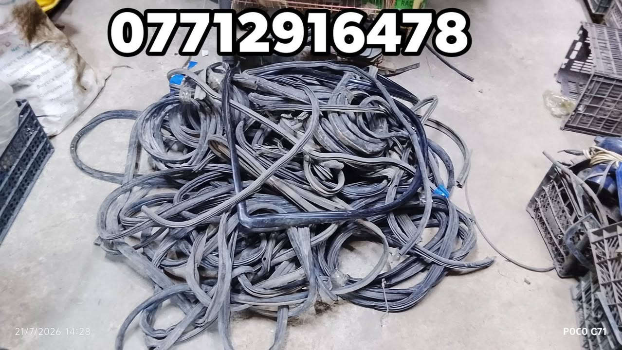 محل حسين الدبي 
 عرض على لاستيك الباب سعر القطعه 10 الف ***********
 يوجد خدمه توصيل جميع محافظات العراق
