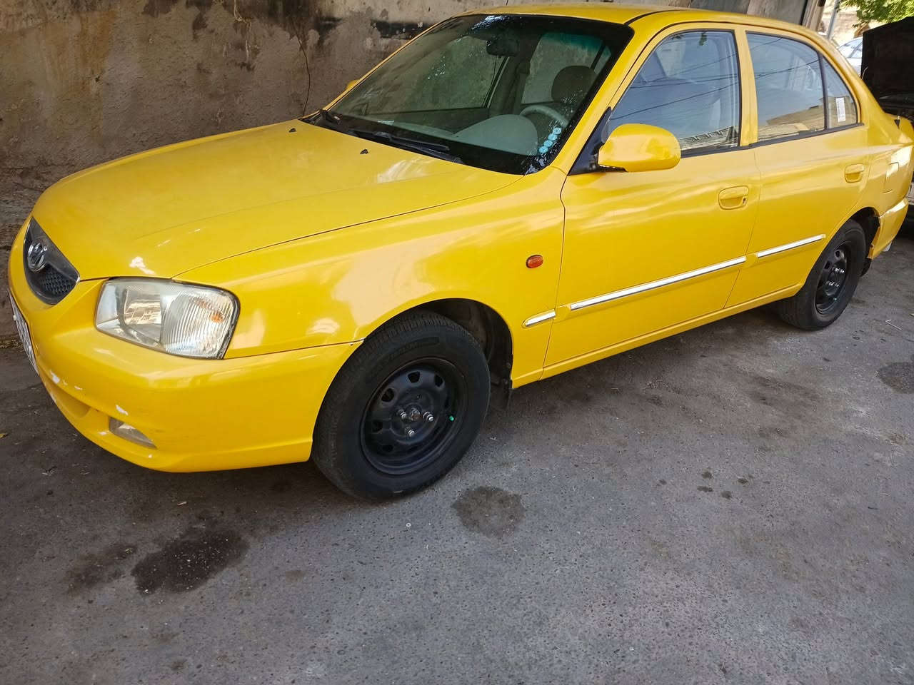 فيرنه موديل ١٤ سياره مكفوله من ضربه بس معيوده  
محرك كير تبريد صدر كله تمام السعر 69 مكانه بغداد. 
تصال واتساب ***********
