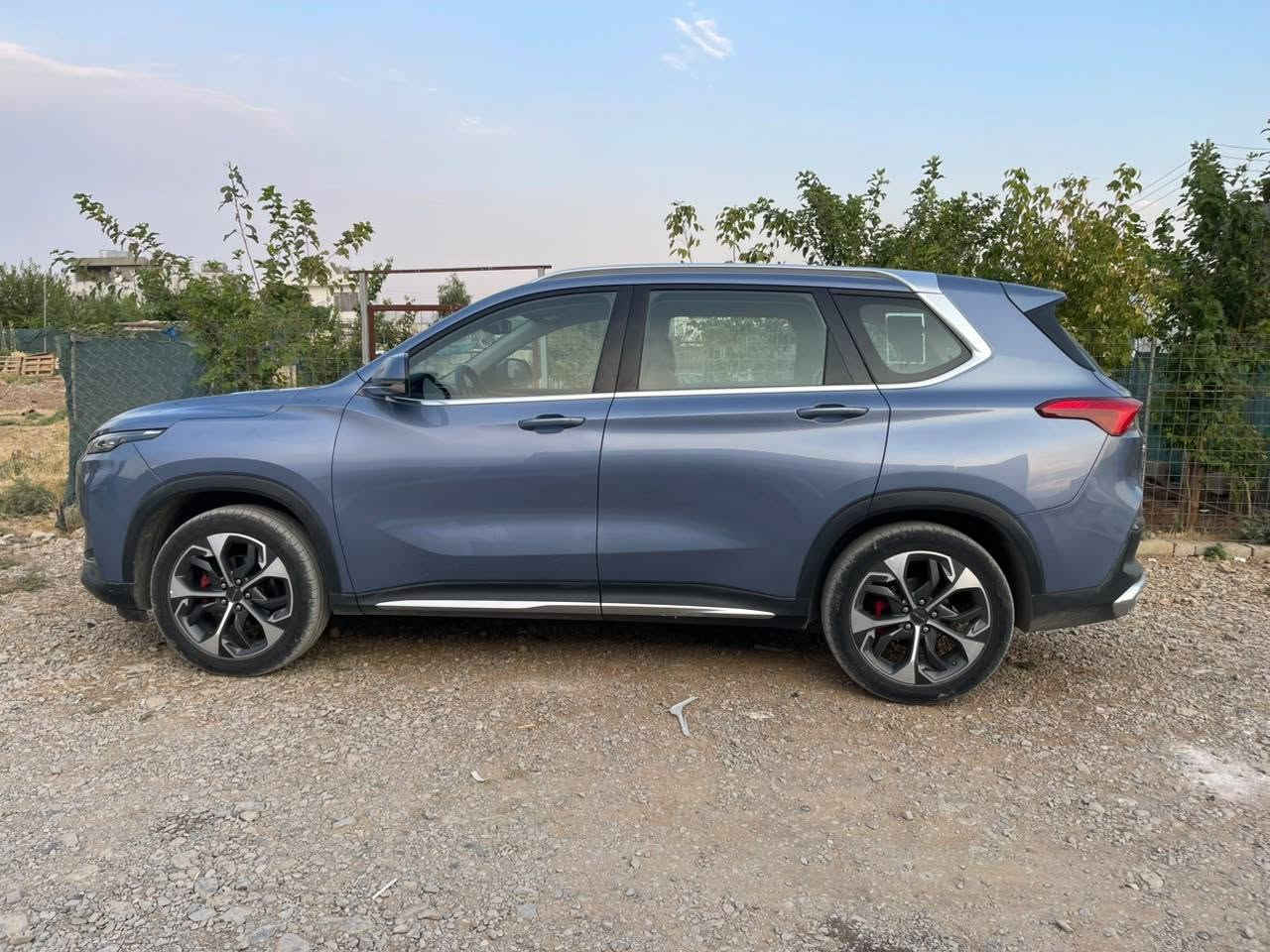 Maxus d60
مۆدێل 2023 مکینە 1.5لتر توربو فول مواصفات 3ڕیز کوشن کوشن جلد و کارەبا 3 شاشە کامێراو حساسی 360 درجە ڕادارو ئاوێنە ڕادار 40هەزار کیلۆمەتر ڕۆشتووە تەنها دوبست دەعامی پێشی بۆیاخە سەنەوی و ڕەقەم و هەزەی تازەیە سعری 120$ مامەڵەیەکی کەم 

***********
*********** السليمانية, العراق
