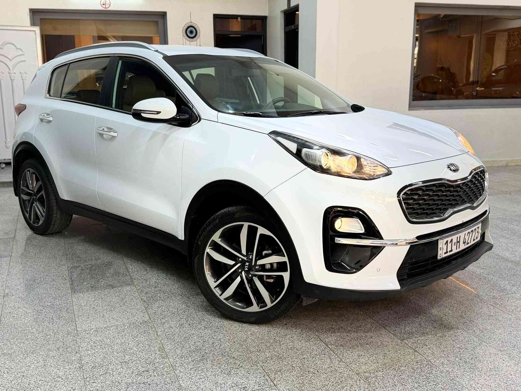كيا سبورتج 2020
خليجي مكفوله من الصبغ والتبديل 
رقم بغداد جديد 
مستخدم عداد 68000Km
مواصفات  
مكينة 2.0
داخل حمصي
قماره حديد 
شاشة كبيره اصليه 
كامره خلفيه 

‎حساس خلفي 
حساس امامي  
يدات نيكل 
مري كهرباء 
تحكم ستيرن  
تبريد قطعتين 

مكانة بغداد الكراده 
***********
