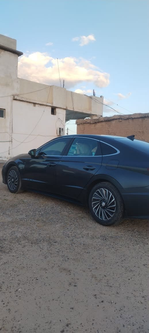 هونداي سوناتا هايبرد للبيع
موديل السياره 2023

وارد امريكي اللون نفطي

مواصفات

فول ما عده الفتحه

مكينه 2000 

سياره حادثها بنيد فقط مبدل بلادي نفس الون 

بدون برباك

مكان بابل

السعر177وبيها مجال 

***********
