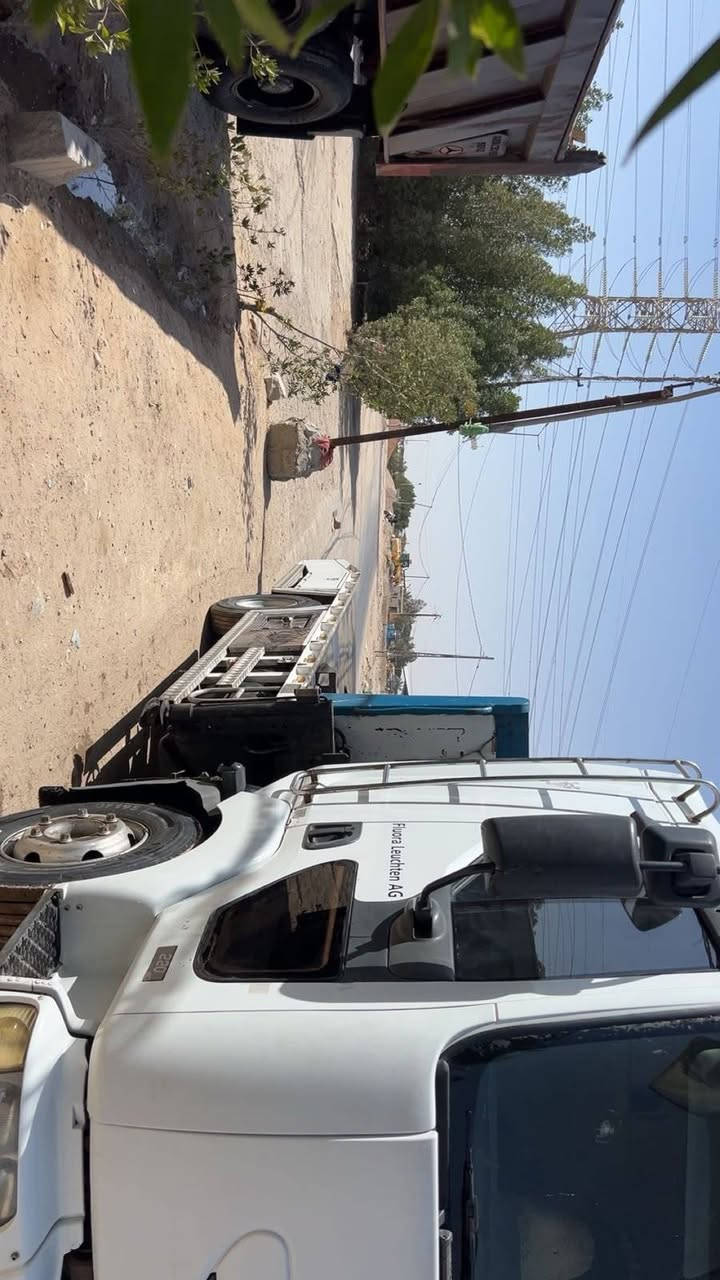 رينو مديل 2002 سوبر 6 سرندر رقم بغداد  كرين 3طن مكانة نجف السعر 150وبية مجال رقم صاحب السيارة  خابر علية  ***********
