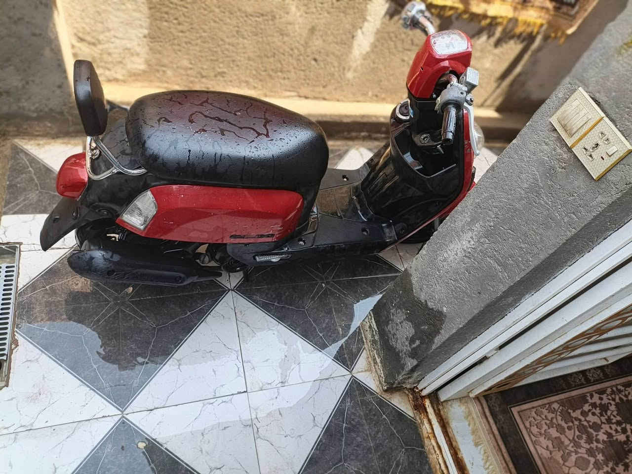 السلام عليكم دراجه ماكس بوليس للبيع محرك ما مفتوح دراجه نضيفه مستعجل على بيعتهه السعر 650 مكاني كربلاء ***********
