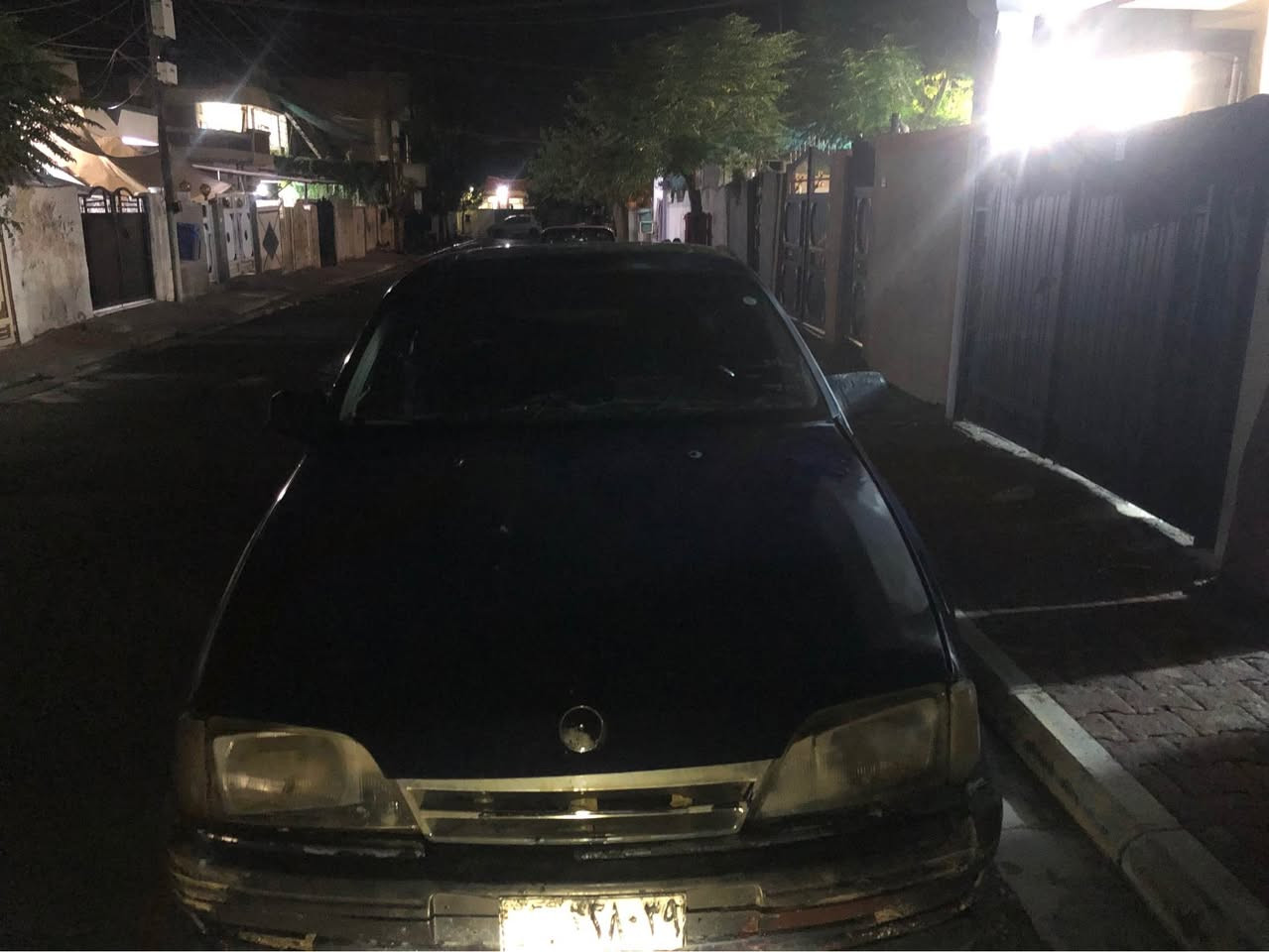 سةرةتا بةناوي خواي گةورة)  قروشتني خيرا ئةم گولا جوانة بو فروشتن ئارمي بلستيك سليماني موس براوة بةشةرت جوار تايةو ويلي شازي لةژيرة كارةباي مةزبوتة لايت زينون نزم زةرد بةرز سپي بةرگة كوشن تازةي كةرويشكية مةكينةي لوك ئةوروپي لةسةرة دوو رؤژة سةرم خستوة بةنزين زور كةم دةخوات لةقوةتي خوي بيزارة سلف ديلامو ماگنيت لوكن سةيارةكة جايزة (***********)سعري 12$مةجايةي برايانة السليمانية, العراق

