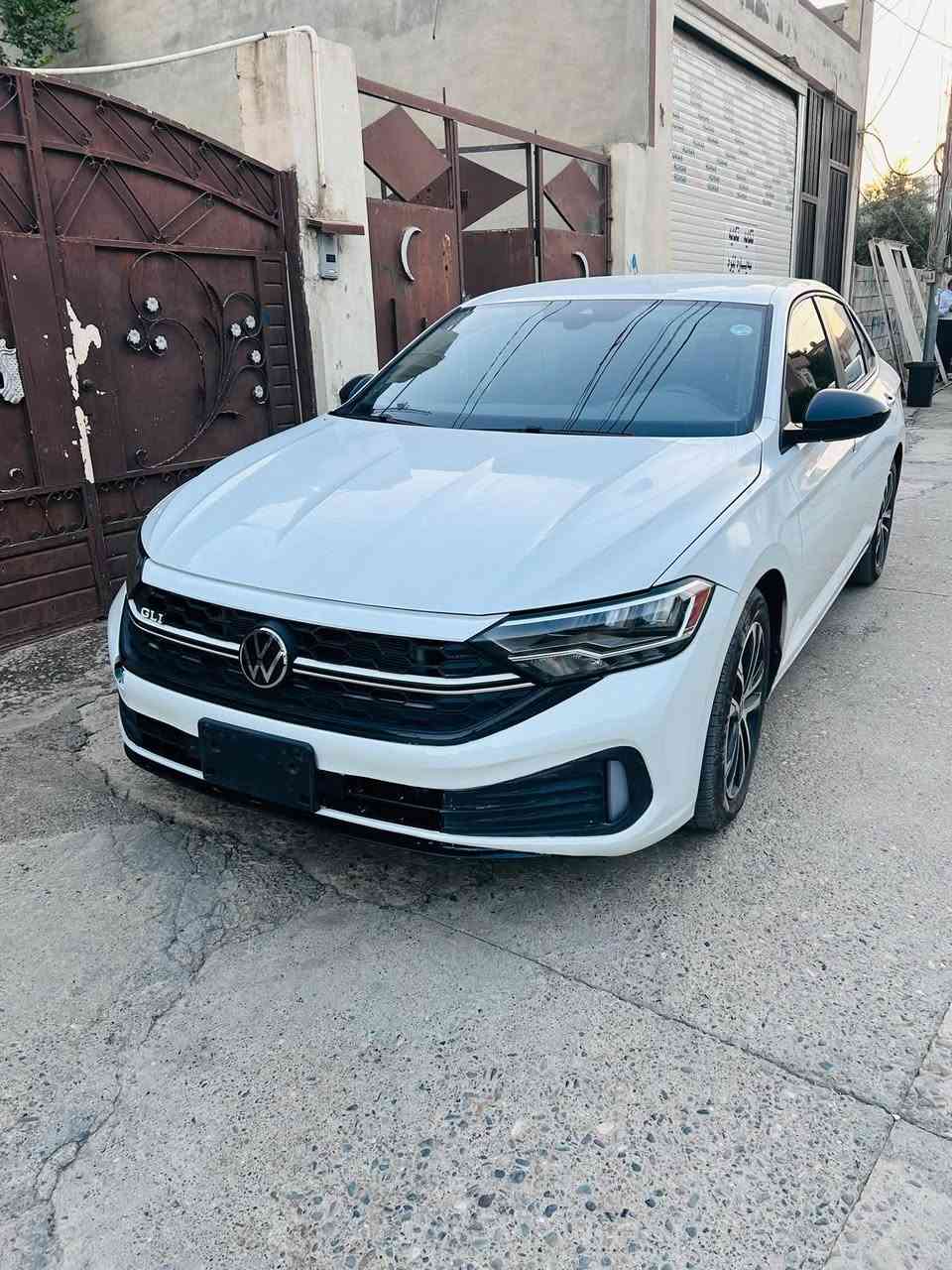 Jetta S sport 2024
بۆ ئەوانەی بە دوای شتی خاوێن و جوان سپیدا دەگەرێن 
بەشەرتی ئەوەی رادیتەر و بەدەنەو براکێتی نەکرابیتەوە هەووی بیلادی شەریکەیە
بێ بۆیاغ بێ ئیرباگ بێ پارچە گۆرین بەس دەعامی بەربۆتەوە دوو ڕۆژە داخل بووە 
رادار پێش و پشت و لاکان مەزبوت دیاری کردنی خێرای ئۆتۆ برێک ئۆتۆ ستارت
رەقەم شانسی 3VWBM7BU8RM036063
رەقەم موبایل ***********
نرخی ١٤٧
