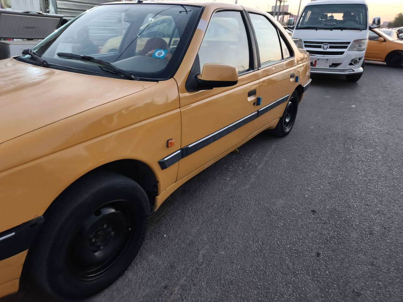 بيجو أكد
موديل ١٦ 
سياره مكفوله عده بنيد بي تخه قليل 
رقم بغداد إنكليزي مكانه كربلاء
حداديه جديده محرك لا تنقيص ولا تبخير 
سعر ٤٦
***********
