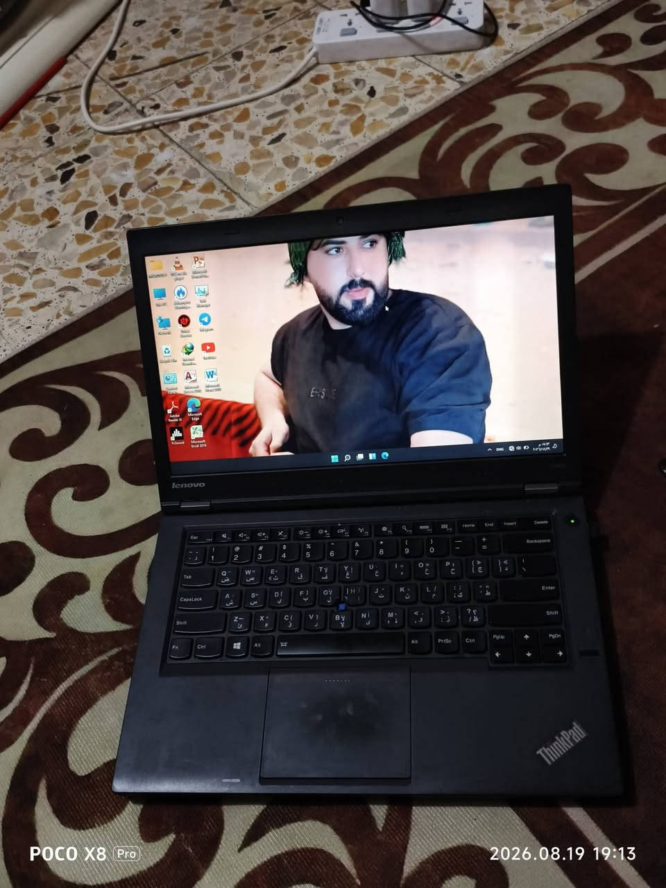 مواصفات الحاسبه 
الرام ٨ كيكا 
الهارد ٢٥٦ ssd m.2
المعالج كور اي فايف جيل رابع
كارت الشاشه الخارجي نفيديا ١ كيكا
كارت الشاشه الداخلي ٢ كيكا
السعر 250 مستعجل على بيعته
التواصل على الرقم
***********
