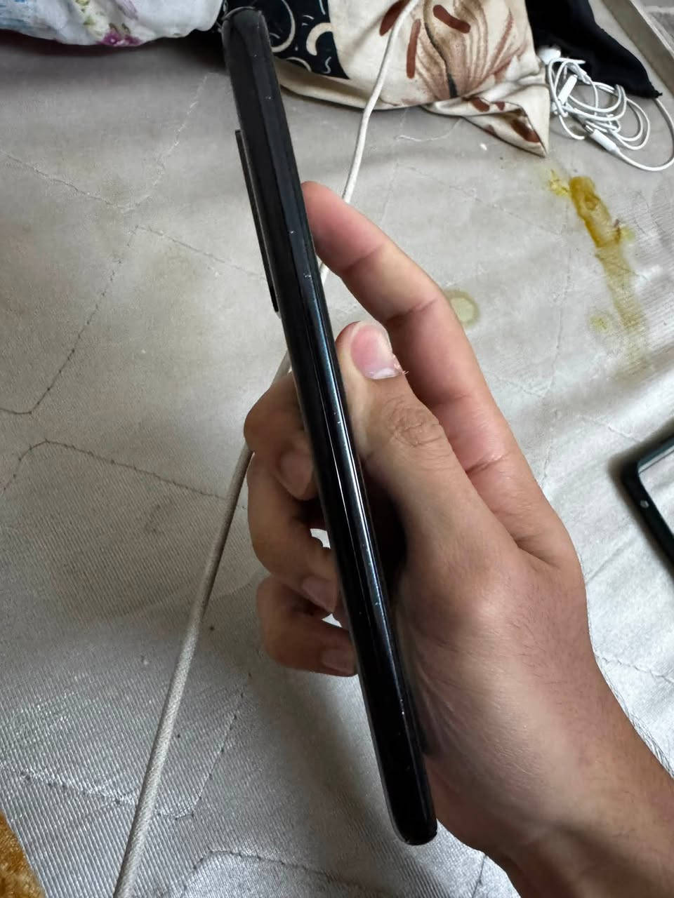 S20 ultra 128/12 كيكة
شرق اوسط دبل شريحة باكيت مطابق
مشاكل: وحده من الكامرات تحتاج تنظيف وفطر بالزاوية وخيال جدا جدا خفيف مال زائد تيكتوك ممبين بس وجب الذكر 
سعر ٢٠٠ الف مكاني بغداد كرخ
رقمي ***********
