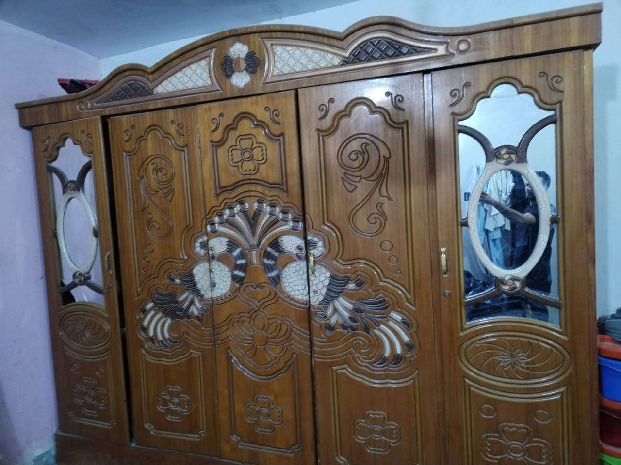 سلام عليكم كنتور للبيع نظيف جدا سعره ٢٥٠ وبيه مجال للاستفسار ***********
