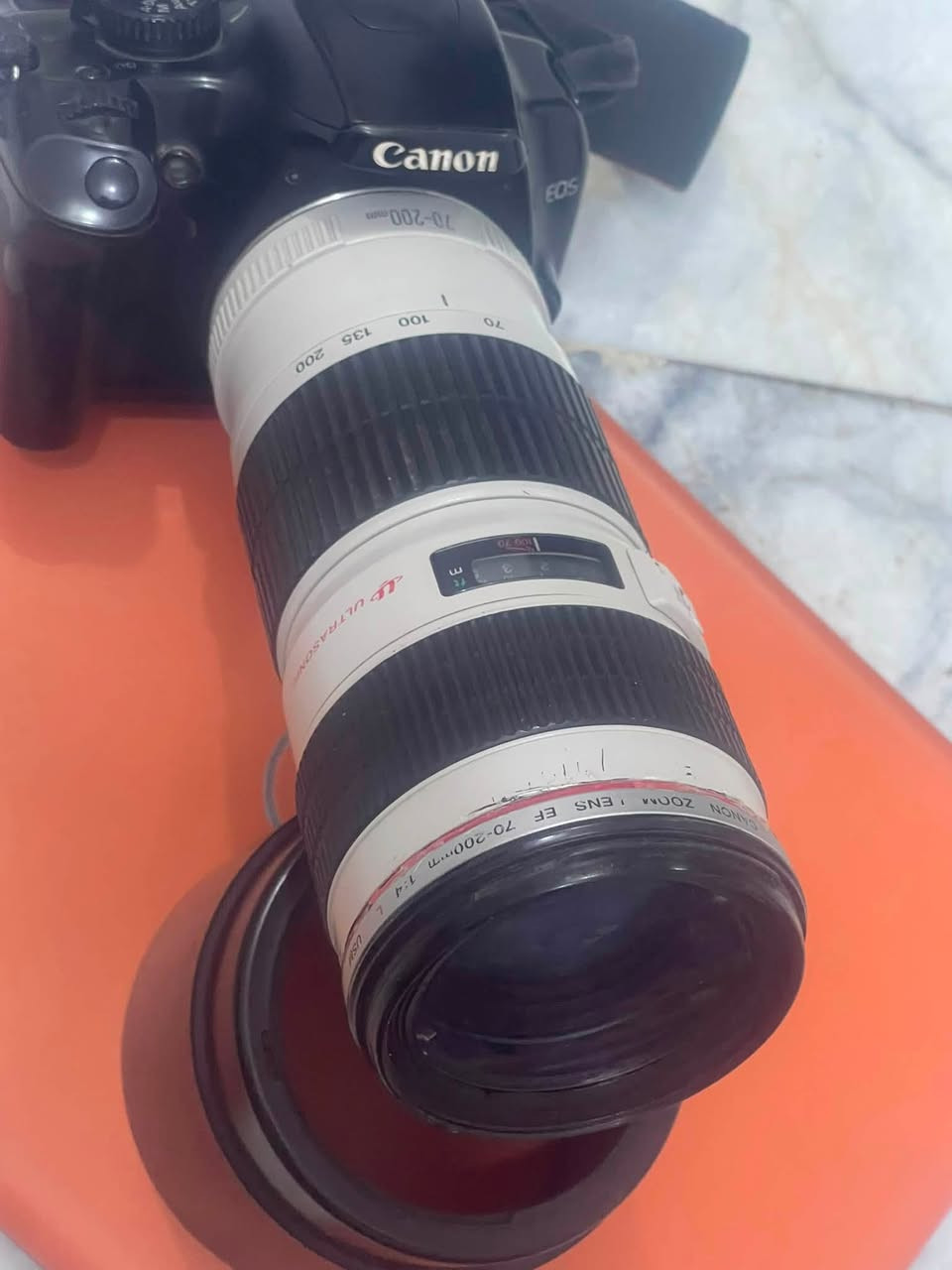 كامره كانون EOS REBEL. XS  ويه عدسه معروفه ٢٠٠/٧٠ 4f ويه شاحنه و بطارية وأحزام و جنطة  سعر خاص مكاني ناصرية *********** وبه هم واتساب
