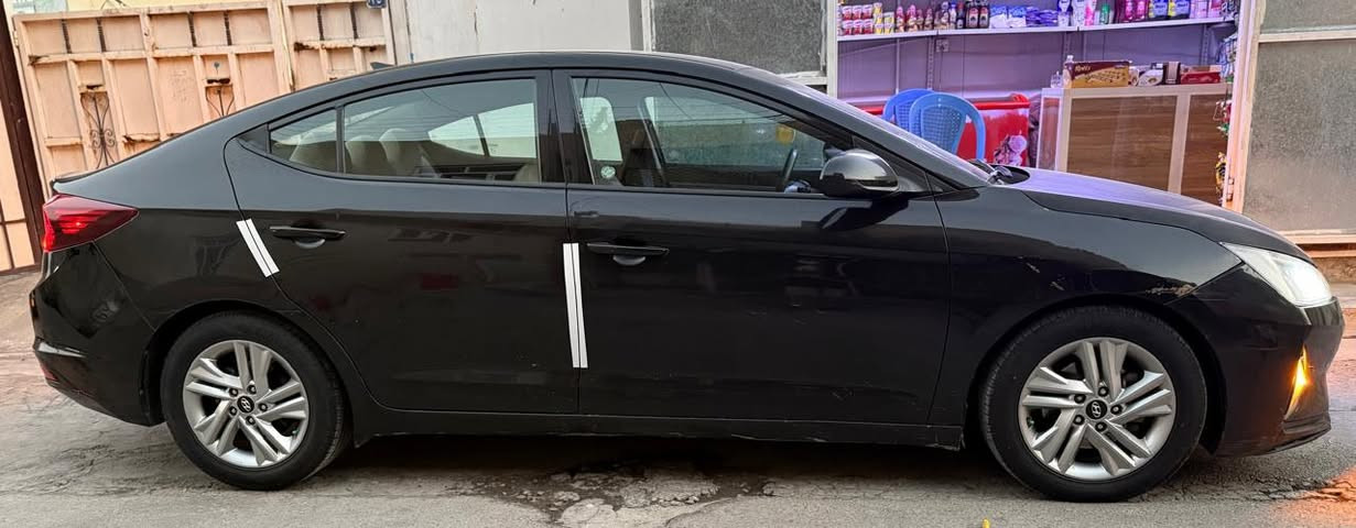 ياالله 

النترا 2020 للبيع !!!!وارد امريكي 
كير ATM 

حادثها : ربع البنيد و الجاملغ الايسر مصلح ع بارد 

والبنيد مصبوغ اللغد الايسر بي اقل الشبر ضرر 

بيها صبغ و تكحيل بالجاملغ الخلفي الايسر 

ممشى السيارة: 100 الف

مواصفاتها : نص فول مانع اصطدام رادار جانبي شاشه بلادي

تبريد ثلج عليها تخم تاير جديد باتري جديد 

السعر: 115 وبيها مجال 

مكان السيارة: بغداد الشعب

رقم الهاتف : ***********
