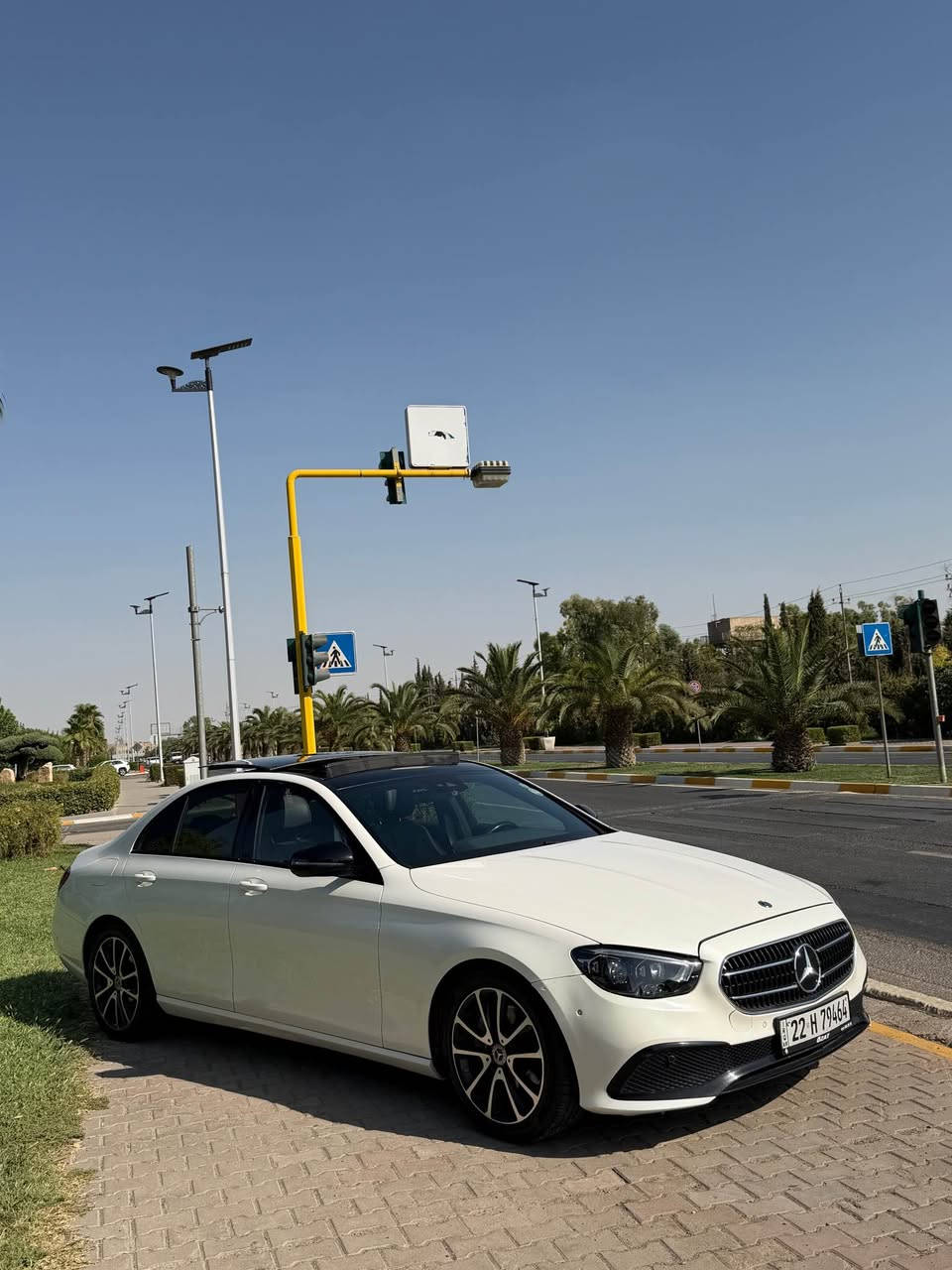 Mercedes E200 
Almani Zaman 
Be boyax 
120 hazar km royya 
Masafat full 
*********** أربيل, العراق
