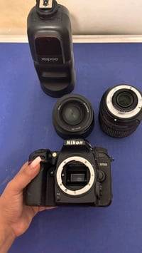 نيكون D7500 • عدسة ٥٠مم f1.8 • حالة ممتازة