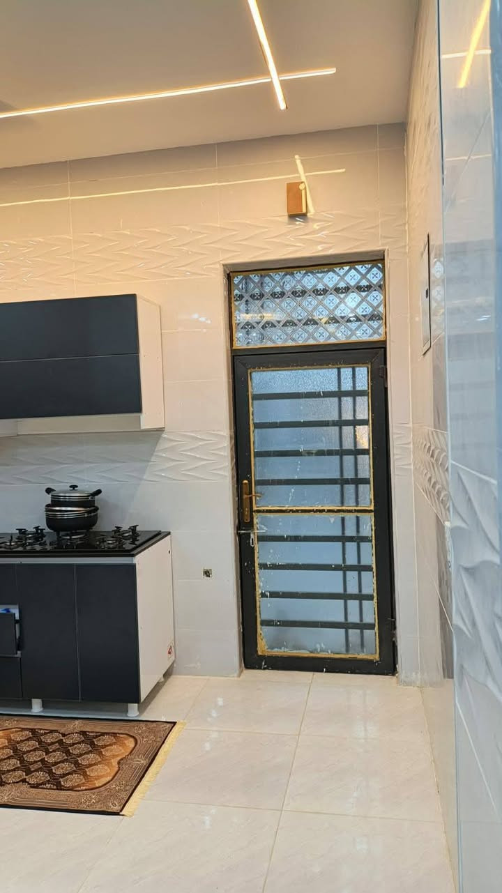 🏠 للبيع دار سكني مميز – حي النداء

🏦 مطلوب الاسكان 55 مليون 
🤵 الكفيل يتغير 

📍 الموقع: حي النداء – قرب شارع قنبر
📌 قريب جدًا من الشارع، ثالث بيت عن الشارع
⭐ موقع ممتاز جدًا وسهل الوصول
🌟 مقابل مول حكاية 

📐 المساحة: 100 متر
🏢 الدار: طابقين
✨ بناء مميز وحديث
🔹 تصميم عصري ومواصفات حديثة
🔹 موقع مرغوب وقريب من الخدمات والشارع العام

💰 السعر: 70 مع المجال 

📞 للاستفسار والتواصل:  ***********
