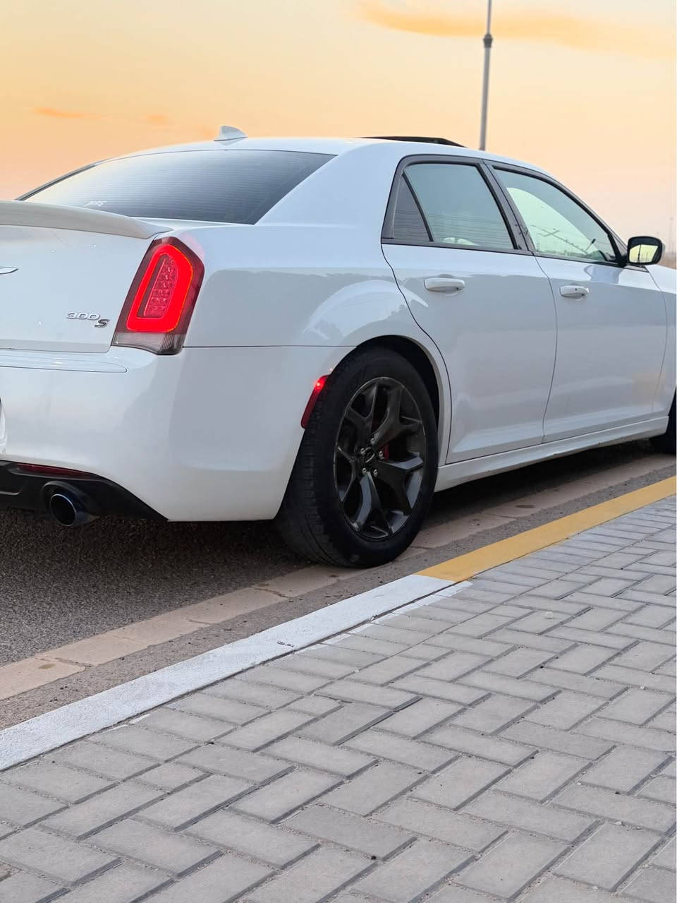 اوباما مديل 17 S كندي ماشيه 94 الف
سياره داخله كلين رقم دهوك سنويه 30
هنا بيها بارد بالجاملغ الامامي جهة السايق
وباب السايق مفتوح
وبيها بارد بالجاملغ الخلفي 
السياره بدون  صبغ 
والسياره بيها ملاحضات حداديه جديده
عداد 260 بنراما معروفه مواصفات الS
السعر 240 وبيها مجال 
***********
عنوان بصره تنومه البصرة, العراق
