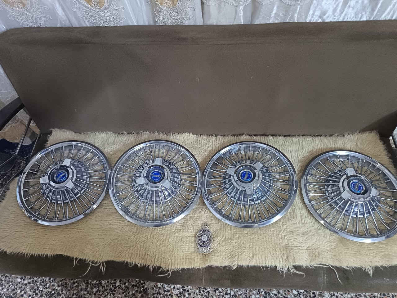 سلام عليكم ورحمة كبات موستنك جدد نضافة ٩٠بل ١٠٠ لاعواج ولاركله وطبكه موسه تشدهن إذا مو موس متدفع ربع وسعرهن كلش حلو وباج ملكه فحص فحص نضافة ١٠٠بل١٠٠ للبيع عنواني الشعب ***********
