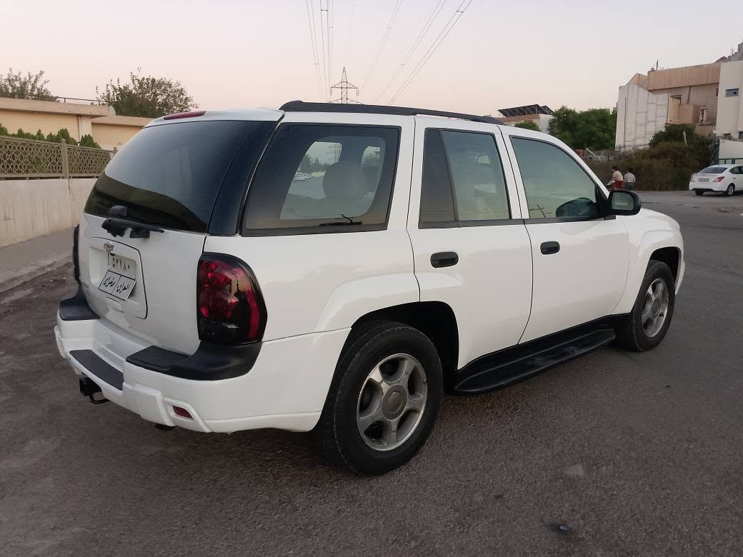 شؤفرلئت ترابلايزةر مؤديل 2008 مواسفات LS دةبل ئةكسل تةبريد گئر مةكينة بةشةرت 4پةنجة بؤياخ باقي دةعامي لؤ دةعامي بةشةرت بةناو كردن بةشةرت لةسةر دةقي شةريكة ماوةتةوة نرخي 95 وةرةقة تةنها فرؤشتنة *********** / *********** أربيل, العراق
