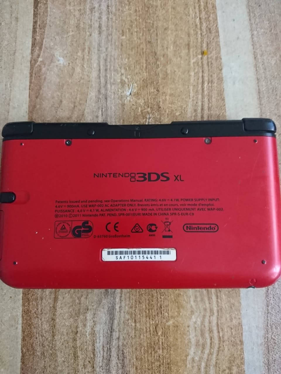 السلام عليكم جهاز 3DS XL مهكر رام 64 كيكا بي مجموعة العاب جهاز اخو الجديد شاحنه وقلم ويا لتواصل + جنطه ***********
