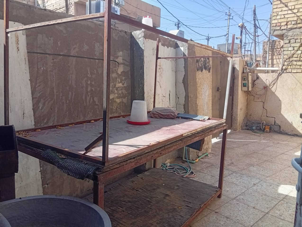السلام عليكم 
موجود عجانه وميز عدد 2 بسعر مناسب بغداد الزعفرانيه
موبايل *********** موجود واتساب
