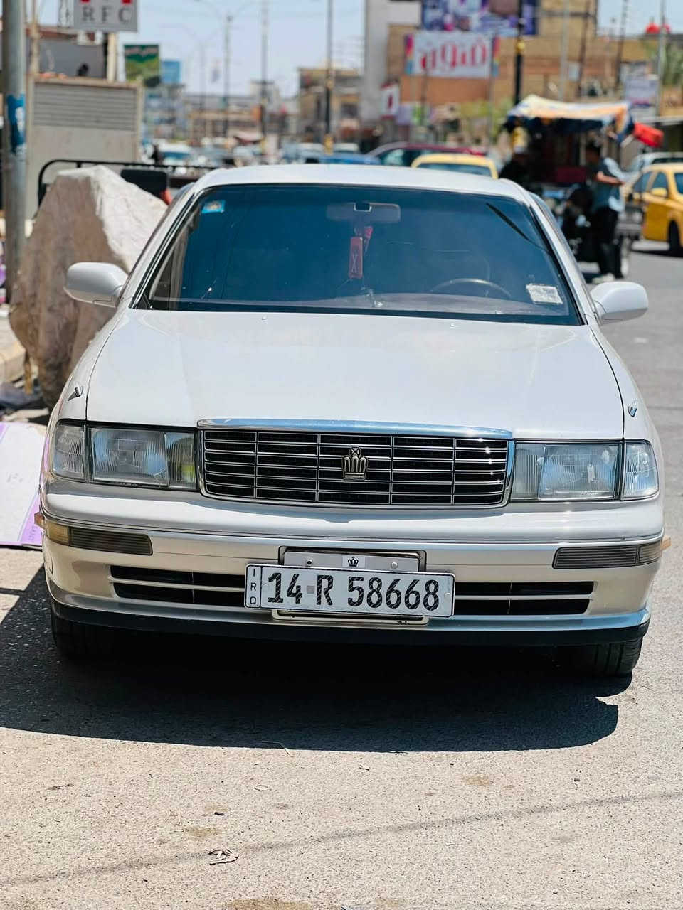 السلام عليكم بطة مديل 1993 منفصل
رقم بصرة انكليزي بسمي مداور ثاني يوم سيارة مكفولة كفالة عامة مايحتاج اشرح بلمنشور مال جناي  والصور تحكم وشرط تجي تشوفة اذا مو احلة من الصور تاخذهة بلاش السعر 85 
عنواني السماوة قظاء الرميثة ***********
