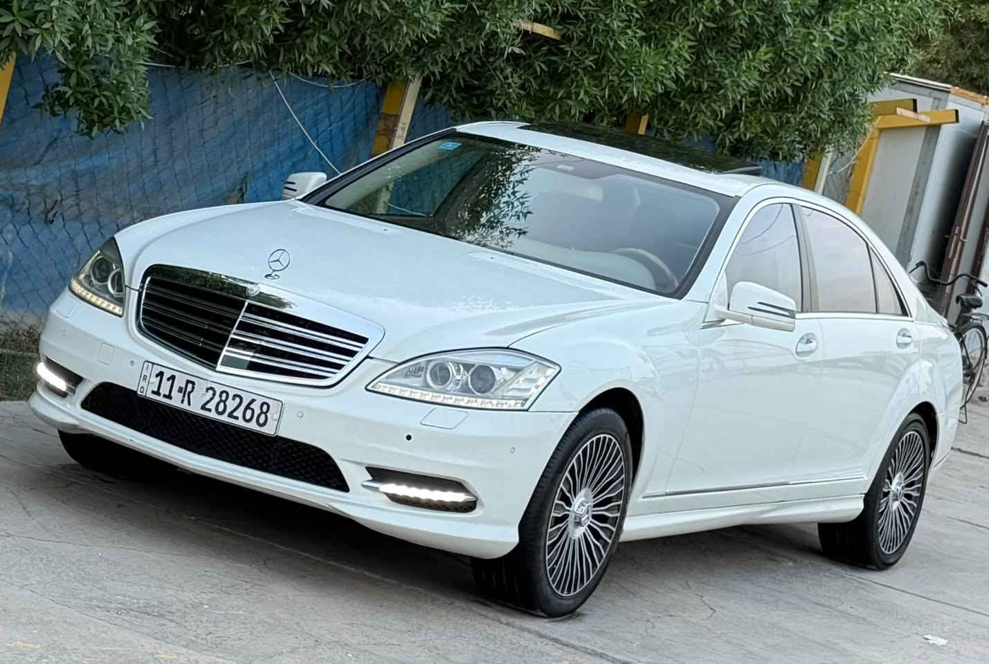 اس ٥٥٠ • ٢٠٠٧ • ٨ سلندر