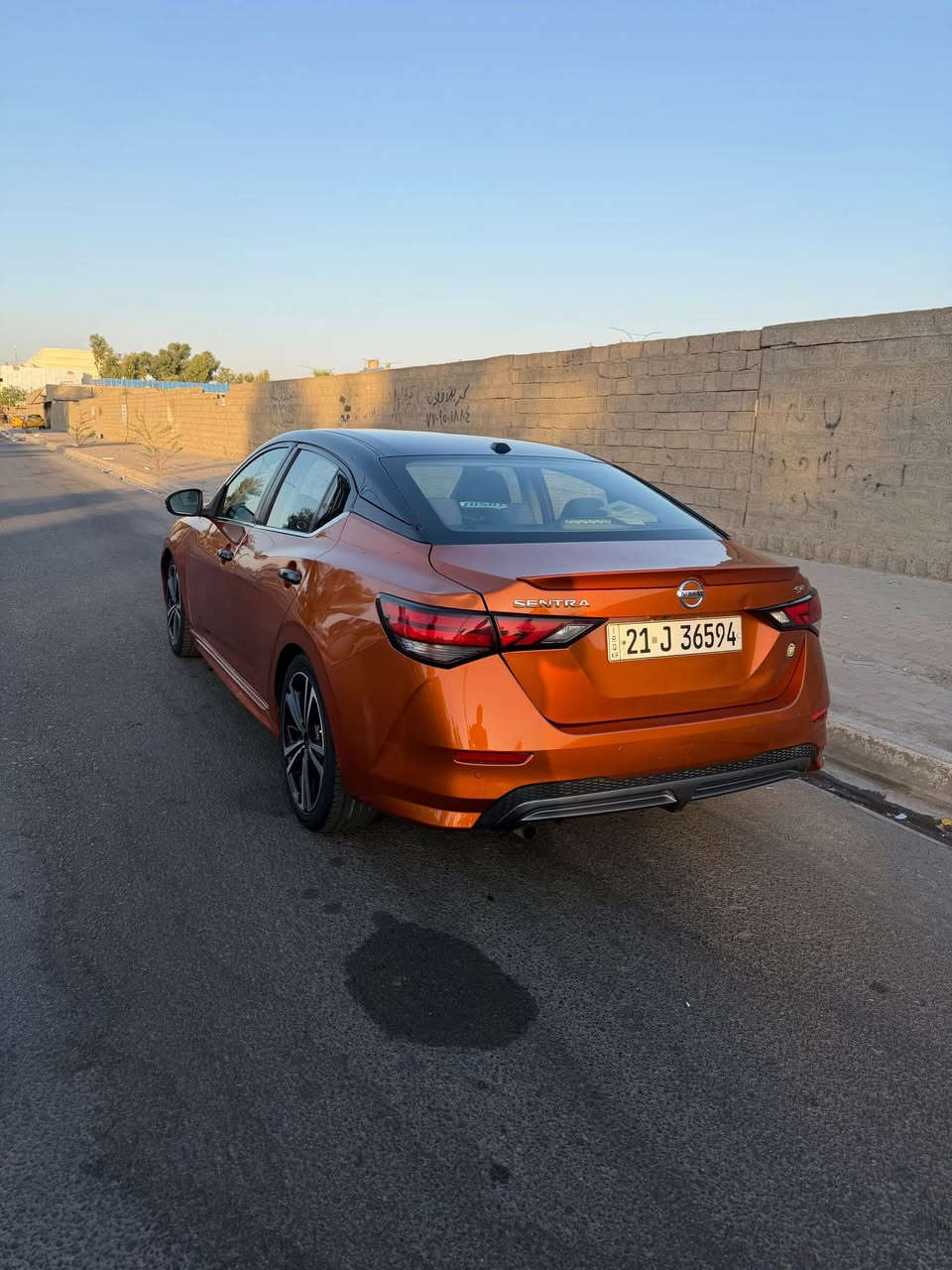 نيسان سنترا موديل2021 سياره فول سقف اسود ضررها جاملغ وبونيد وبراس شاصي تعديل ومكانين بارد سنويه وهزه كله جديد ودفتر بانزين مكان سياره كركوك سعرها 115 وبي مجال بسيط *********** كركوك, العراق
