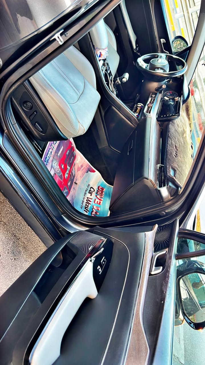 السلام عليكم
K5 فول اعلى فئه مري قلاب مع البك
كشنات جلد حار بارد وكهرباء كلهن
بانوراما فتحتين 
بصمه وتشغيل عن بعد
لد امامي وخلفي 
ماشيه ٥٨ حقيقي
موديل 2021
ضررها قطعه فقط ضرر خفيف جدا
ارباك ستيرن مبدل اصلي فقط
دواخل سليمه
تراي زيرو
محرك كير كفاله عامه 
السعر ١٥٥ ورقه شامل تحويل والغرامات ان وجدت 
مكاني بغداد شارع ١٤ رمضان 
للاتصال ***********وتساب اتصال او وتساب فقط بغداد, العراق
