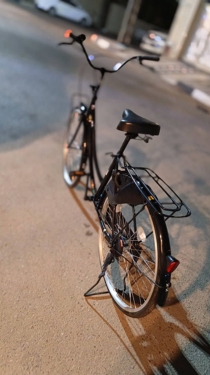 سلام عليكم
بايسكل للبيع بناتي 🚲
البايسكل لون مميز جداً  وقطعة نادرة    ✔️
البايسكل صنع في اليابان✅
وزن خفيف جداً 💯
الحجم.  26فريم عالي   👌
البايسكل مختم بكل مكان كلة ختم واحد ♣️
البريكات جدد    
التايرات تايرات جدد    
البايسكل كلش ناعم وسريع بلمشي ومريح بلسياقة 
البايسكل نضيف جداً كما موضح بلصورة 
البايسكل بلحقيقة احلة من الصور.📸
السعر150 وبي مجال  💬
التواصل ***********واتساب او اتصال 📱☎️
العنوان: ناصريه تقاطع الرايه
