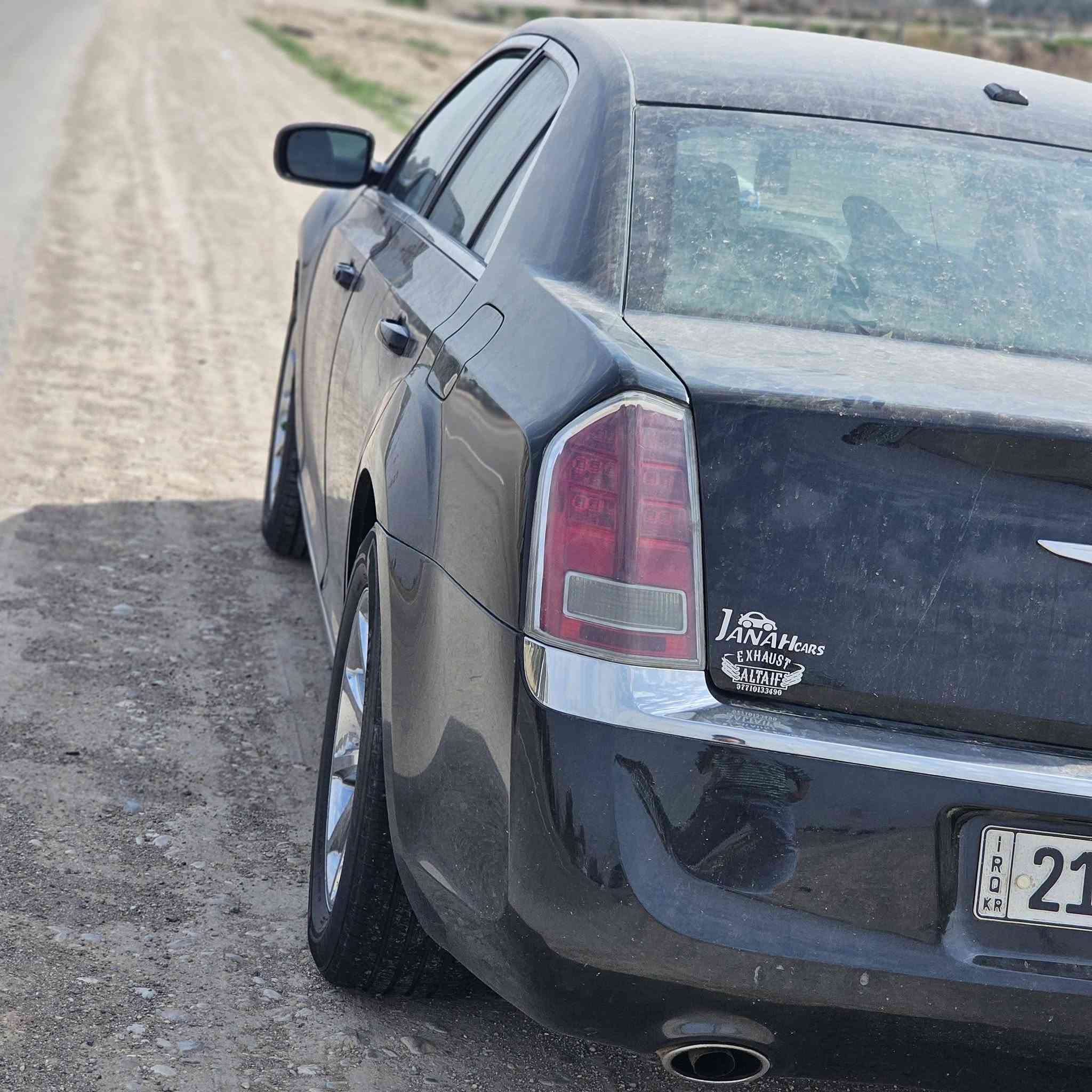سلام عليكم كرايسلر اوباما 2013 رقم سليمانيه بأسم عربي سياره بيها فقط باب خلفي وبيها ملاحظات 
السياره ماشيه 247ميل 
شاشه جبيره
كير مارس 8نمر
كشنات جلد
بيها مازدات مال 2018
سياره جاهزه ما ناقصها اي شي 
للاستفار اتصل ***********

