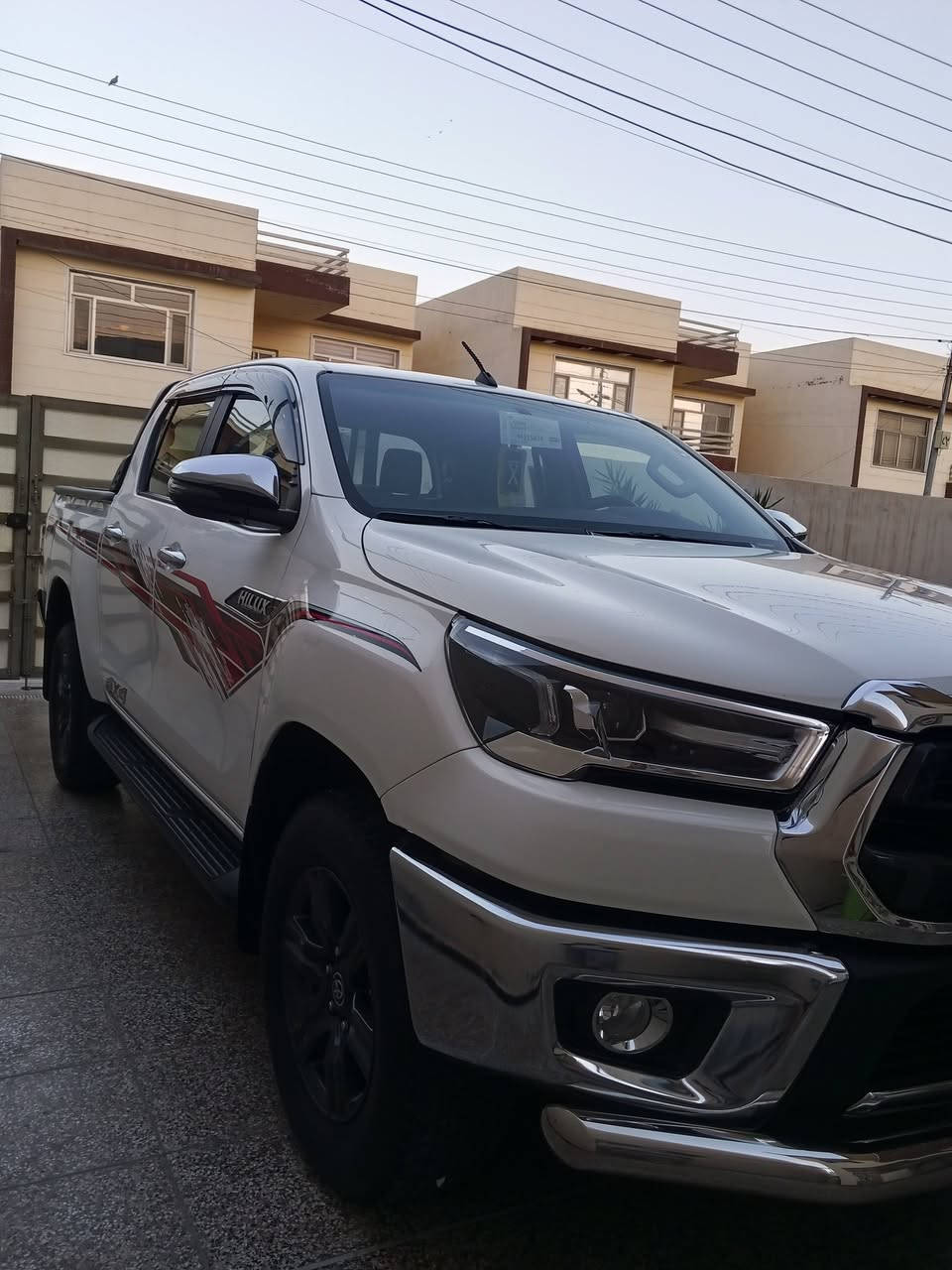 سلام عليكم للبيع
تيوتا هايلوكس فور ويل موديل 2023 ساز ✅ 

رقم أربيل سنوية بسمي شخصين قبل يومن جددت هزة وبراد وسنوية المشتري تريد تحويل مباشر أول وكاله اني حاضر 

سيارة جديدة مكفولة كفاله عامة كفاله من صبغ  ولبارد ورصعة وشخط كفاله من كلشي وبلعافيه عل ياخذه 

ساز باب أول ✅ فووول موصفات معروفه موصفاته 

مغلفه ارضيه تغليف أصلي درع أمامي هوك خلفي البصمة ثانيه موجوده العده مالته مثلث شركة كاعيات شركة كتلاوكات وكل أغراضه موجوده وياه 

مكاني بغداد الكرخ إلي عندة ستفسار يتصل 👇 

*********** بشار العبيدي
