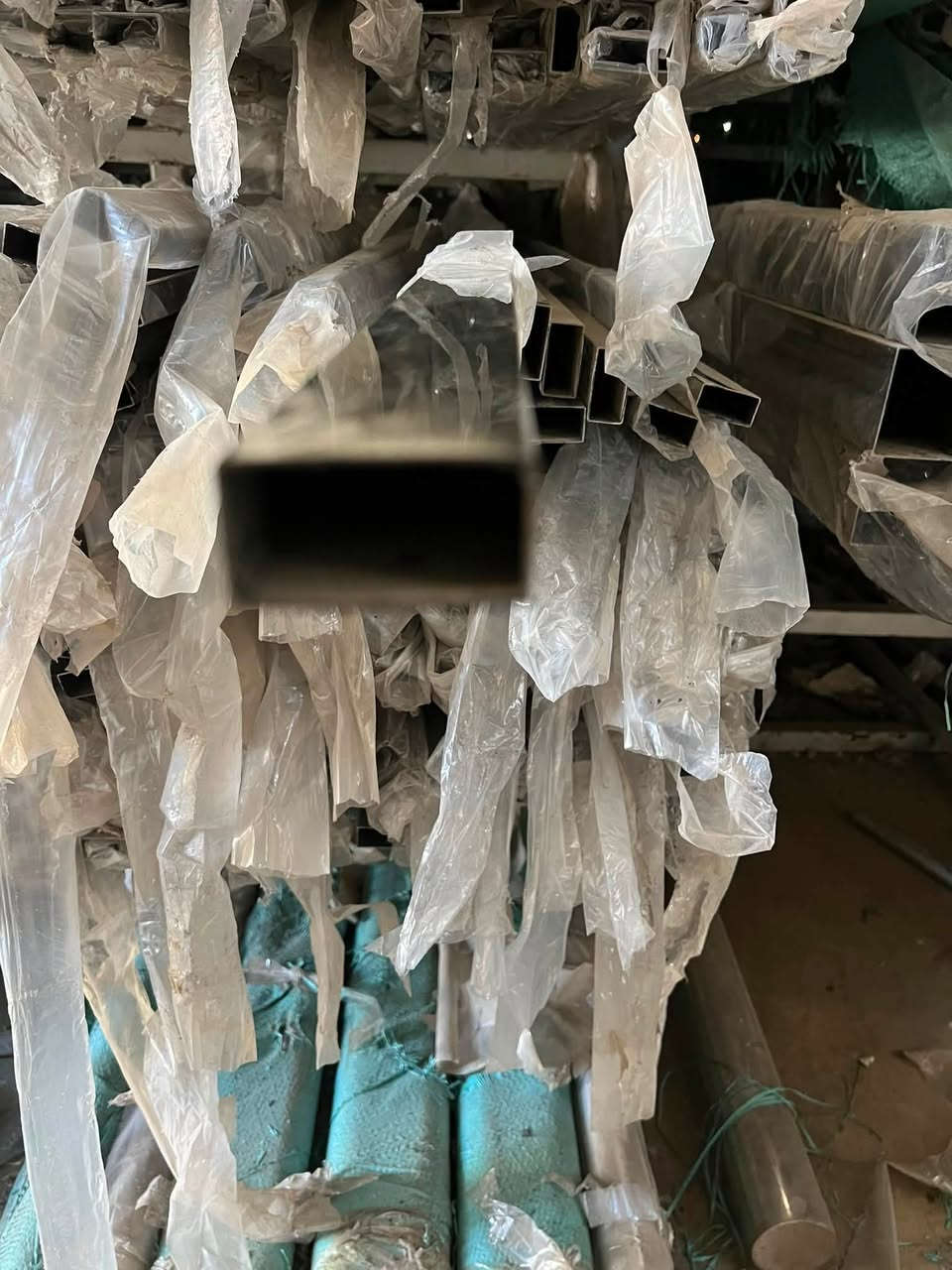 بوري نستلة ستل ستيل قياس 20*40 سم1 ملم و 1.5 ملم ولدينا بوري مربع جميع قياسات ستل ستيل وبوري دائري ستل ستيل ولدينا توصيل لجميع المحافظات 
*********** الاستفسار الاتصال على رقم الهاتف
