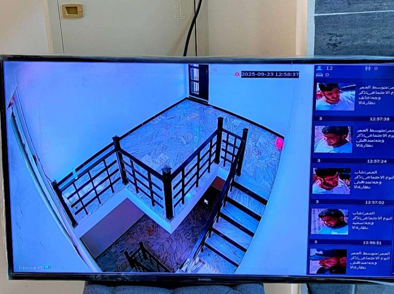 اعمالنا في حي حطين 
منظومة 4 كاميرات تجميع بأعلى المواصفات
مع خاصة الذكاء الاصطناعي 

خاصة الذكاء الاصطناعي هي:-
1️⃣ - تصوير اي شخص يصلك قرب المكان بصورة خاصة صوت 
     وصورة ولقطة فديو ١٠ ثواني .
2️⃣-ممكن تحديد الأشخاص المخولين من قبل النظام بعد 
       ادخال بيانات من قبل المستخدم.
3️⃣-تفعيل إرسال صور الأشخاص على الهاتف.
4️⃣- حفظ صورة آخر شخص كان بالموقع قبل فقدان او 
         سرقة جهاز وإرسالها على الهاتف

منظومة دهوادقة 5 ميكا فول كلر صوت وصورة 

📌المواصفات
🔺4 كاميرات دقة 5 ميكا فول كلر صوت وصورة دهوا اصلي
     دبل لد ( تصوير ليلي نهاري ملون حتى بدون انارة)

 🔻ديفيار 4 جنل دقة 5 ميكا نوع دهوا يشغل كل انواع 
      الكاميرات ويدعم تسجيل الصوت مع تصوير الوجوه 
     والتعرف عليها بالذكاء الاصطناعي 

🔻هارد 500 كيكا .

🔺كيبل رولة 100م مسلح ونحاس ومقاوم كافة الظروف الجوية 

🔺جهاز يو بي اس نوع ليثيوم اصلي يشغل منظومة الكاميرات 
     مع منظومة الانترنت ٣ ساعات حقيقي ويعتبر جهاز حماية 
     ومنظم فولتية وتلغي كافة المحولات

🔻بوكسات عدد 4 خاصة بالكاميرات لحماية الفيش من 
     الرطوبة والعبث وتعطي شكل لائق للكاميرات

🔻فيش كامله خاصة بالكاميرات

🔺كيبل اج دي مسلح

🔻ممكن ربط المنظومة على الانترنت وتراقيب وانت باي 
     مكان بالعالم

🔺ضمان سنه حقيقي للكاميرات والديفيار 

🔴لمزيد من المعلومات مراسلتنا على الخاص او الاتصال على الرقم
***********
***********مهندس محمد

نص مكتوب في الصور:
- 2025-09-23 12:58:22 Channel1 Channel2 Channel1 Channel1 12 0 0 12 0 العمر: متوسط العمر النوع الاجتماعي: ذكر وجه: خائف نظارة: لا 12:57:38 العمر: متوسط العمر النوع الاجتماعي: ذكر وجه: مندهش نظارة: لا 3 12:57:24 العمر: شاب النوع الاجتماعي: ذكر وجه: مندهش نظارة: لا 3 12:57:02 العمر: شاب النوع الاجتماعي: ذكر وجه: سعيد نظارة: لا 3 12:56:51 العمر: العمر النوع الاجتماعي: ذكر وجه: مندهش نظارة: لا
- 2025-09-23 12:58:27 12 0 12:57: 12:57:24 12:57:02 12:56:51
- 2025-09-23 12:58:30 12 0 3 متوسط العمر اجتماعي:ذكر وجه:خائف نظارة:لا 12:57:38 3 متوسط العمر اجتماعي:ذكر وجه:مندهش نظارة:لا 12:57:24 3 العمر:شاب م الاجتماعي:ذكر وجه:مندهش نظارة:لا 12:57:02 3 العمر:شاب وم الاجتماعي:ذكر وجه:سعيد نظارة:لا 12:56:51 العمر:متوسط العمر النوع الاجتماعي:ذكر وجه:مندهش نظارة:لا Channel 2 SHINON