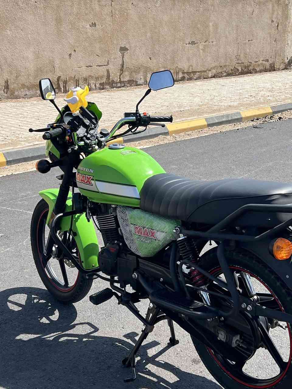 السلام عليكم شباب 
للبيع دراجة دايون نفخ مديل 2023 سويج سجينة  لايت جمجمة كهربائيات كلها شغالة نكرة سلف هندر شغال مكينة علة وضع البلاد كتابة حمرة  ما مفتوح منها برغي الدراجة خير من الله شلعة ومعدل ونضيفة وماشية بس 16  الف  حقيقي  اوراق اصولية كبل ترقيم مال جناي فول نضافة العنوان واسط الكوت  السعر 1850 وبيها مجال للشراي تعال وبيك خير وتدلل 
للاتصال  او الاستفسار اكثر  ***********
