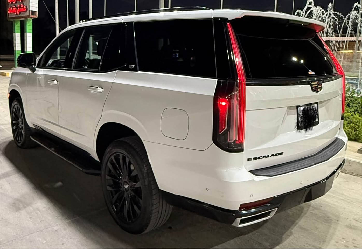 السلام عليكم
كديلاك 600 اسكاليد 2023 بريميوم 😍 
 السعر 575 وبيها مجال 
فول 1/1 مواصفات 3 شاشات 
وارد امريكي مكفوله عامه حادث امريكا فقط بارد بالجاملغ الخلفي بدون ايرباك مكفوله من الصبغ حتى الدعاميات
مكينه وكير برغي ممفتوح بيهن كلشي على البلاد
فول موصفات
ناضور ليلي 
لون اليض صدفي
فول  تحكمات ستيرن
فتحة 
بصمة 
كامرة امامية
كامرة خلفية دوارة
كامرات 360 درجة حول السيارة
كامرة خلفية وسطية بلمراية 
جميع انظمة الفور ويل auto 2x4.4x4
كشنات جلد 
كشنات كهرباء 
كشنات ال 7 راكب كهرباء 
تبريد مركزي 
تبريد +تدفئة بلكشنات 
جنطة كهرباء 
جنطة ذكية 
اشارة بلمراية
مري شفط كهرباء 
رادار امامي مانع تصادم 
رادار النقطة العمياء 
رادار جانبي بلمراية 
داتا شو بلجامة الامامية
شحن واير ليس 
اوتو بارك
اخوان السياره جديده جدا ماشيه 59 الف فقط 
وبالحقيقه احلى من الصور الي يحب ادزله صور
امريكا يراسلني وتس اب ويدلل رقم بغداد بأسمي
مكاني بغداد كريعات واي استفسار ***********
ومن الله التوفيق❤️
