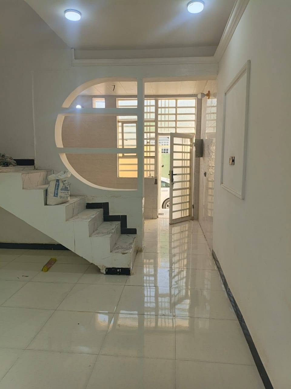 البيع مساحه 60متر طابو زراعي سند 25 مقابيل ملحق قريت الغدير عمود 327البيت بناء درجه اولى 
غير مسكون كافت خدمات سعر البيت 20وبيه مجال 
***********
