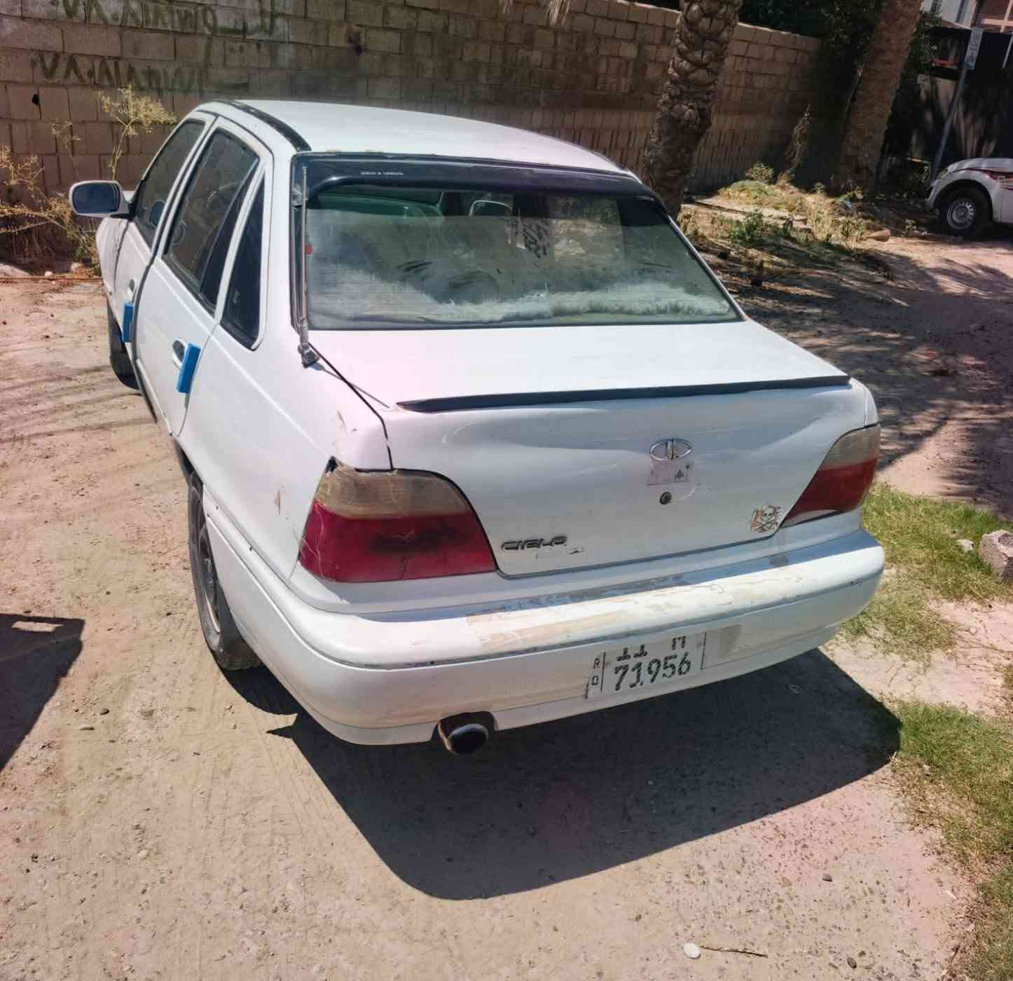 السلام عليكم 
دايو سلو موديل 95 رقم بغداد نكليزي باسمي هزه وسنويه جديده 
محرك مفتوح كير عادي 
سياره بلاديه سياره جاهزه كير محرك تبريد كهربائيات سنتر لوك كله شغال
السعر 30 وبيه مجال قليل 
العنوان بغداد اللطيفيه 
الاستفسار ***********
