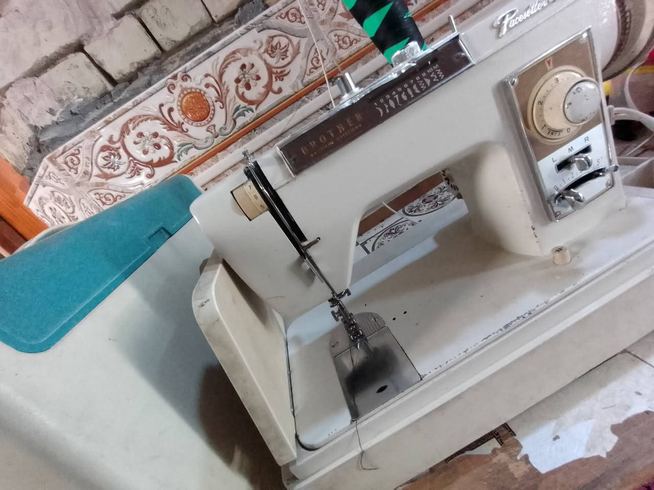 مكينة مستعمله للبيع نضيفه براذر  السعر 200 وبيهه مجال بسيط للتواصل على الخاص ***********
