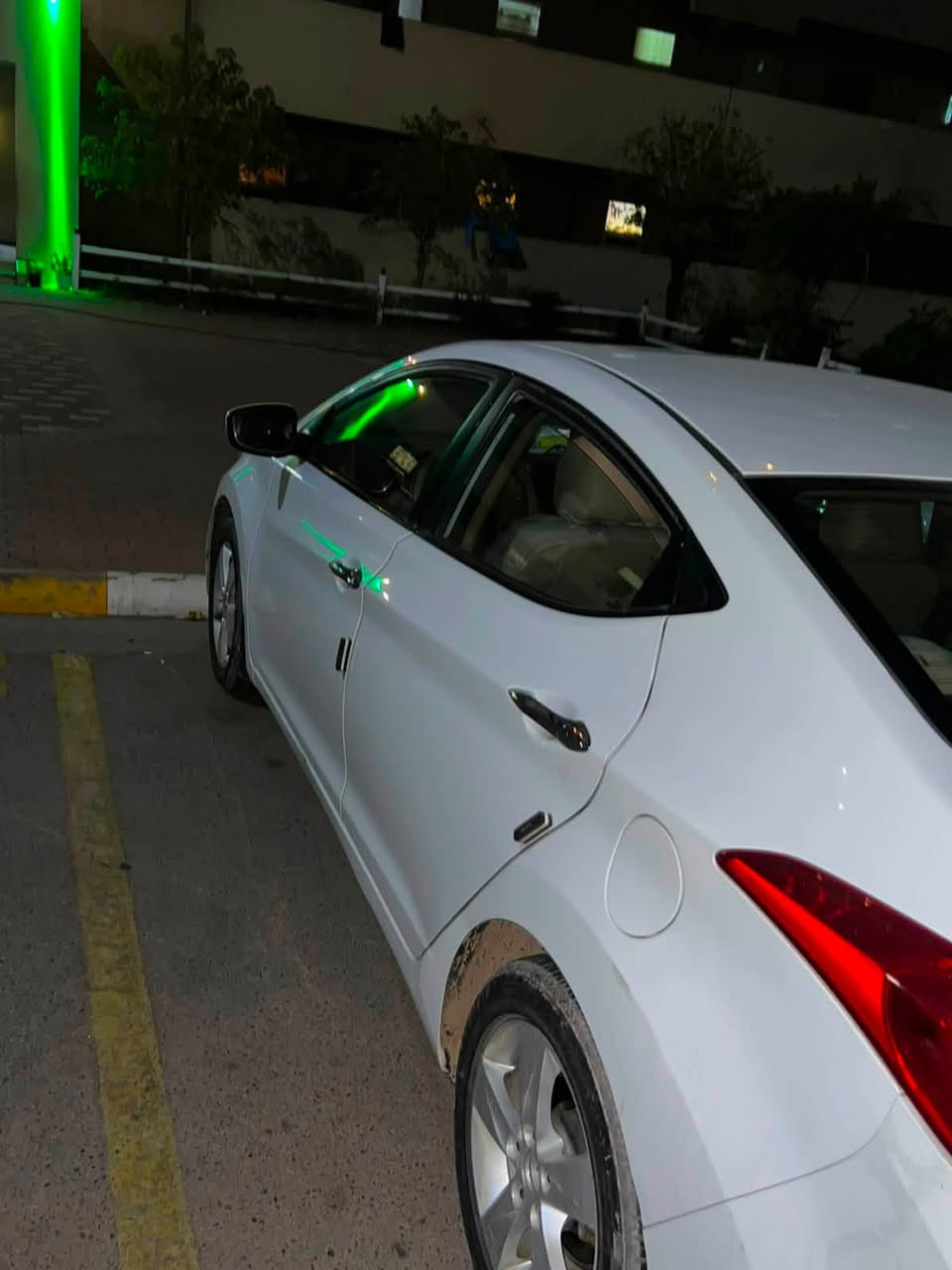 السلام عليكم النترا 14خليجي سوناره موجود 
فول عنده البصمه 
مكينه كير كفاله 
تبريد ثاج
مري شفط
102قفل
***********
