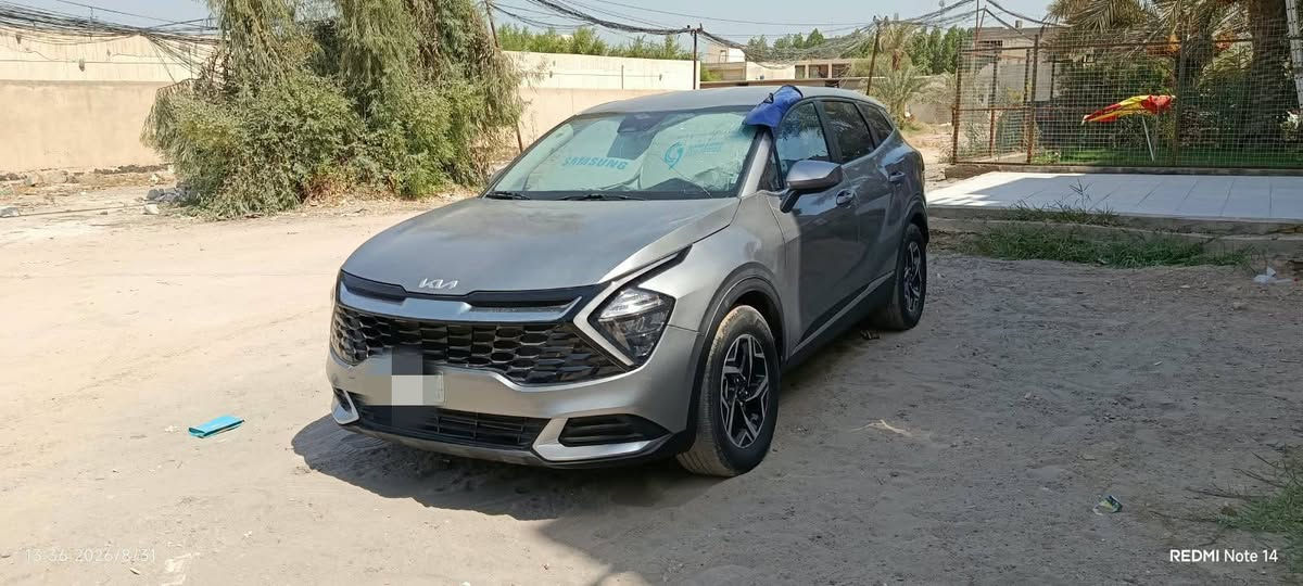 السلام عليكم للبيع فقط 
#سبورتج_2023 Lx امريكي الشاصي الكبير 
ضررها نصف الجاملغ الامامي الأيسر وشوية من حافة البنيد صبغ 
و بارد اربع اصابع يم قبق البنزين 
جميع الايرباكات سليمة على وضع الشركة فقط ايرباك الدرگة
رقم مؤقت تترقم بغداد وجميع المحافظات 
(ثلاث أنظمة قيادة + اوتو هولد + نظام منحدرات + رادار وحساسات وكامرة + مانع اصطدام + سايد بريك كهربائي + قيادة ذاتية ومثبت سرعة) 
السيارة ماشية 26 الف جديدة كلش على وضع الشركة 
السعر 164 وبيها مجال للشراي 
العنوان النجف 
***********
