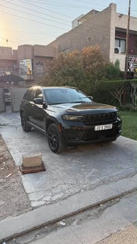 سيارة جيب كرانـد شيروكي التيتيود  بلاك ادشن وارد امريكي حادث بالبنيد ط...