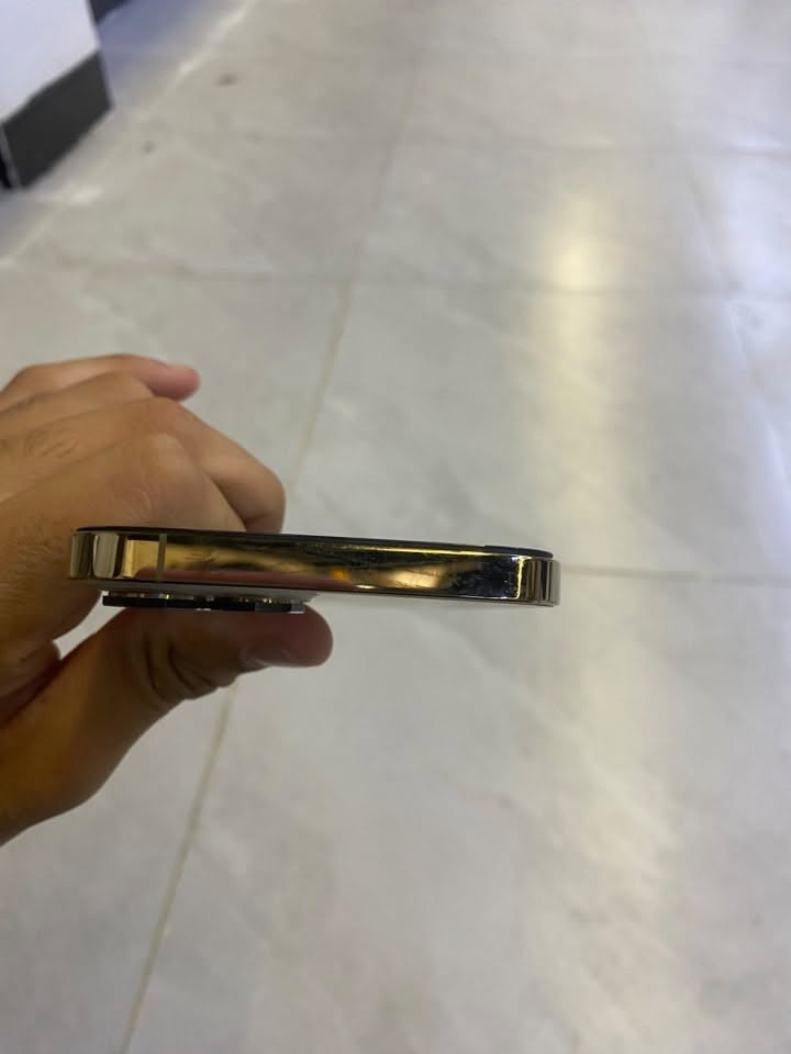 سلام عليكم آيفون 12برو ماكس مبدل شاشة شرط اصلي وضهر الذكره 256تكً البطاريه 67 والسعر 325وبي مجال ***********
