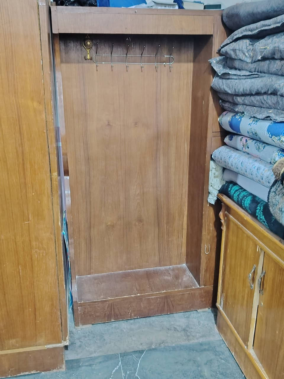 غرفة نوم عراقيه صاج ديالئ بعقوبه تقاطع عبدالله بن علي سعر 500 بيها مجال ***********
