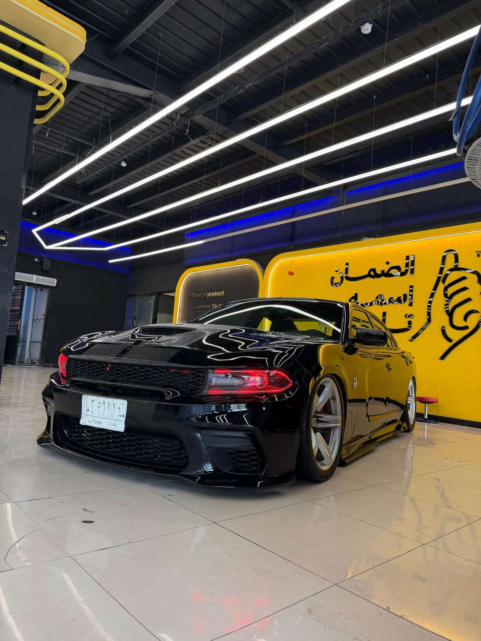 السـلام عليـكم
للـبيع…

Dodge Charger SRT
موديـل 2018
محـرك 6400 
ماشية 94 km
رقم بغداد بأسمي

وارد امريكي حادثها
(( الجـاملغ الخـلفي + طخة بلتكمـة مال نقل )) 
(( بـــدون ايـــربـــاك))

بيها طـخة بسيطة بلبـنـيد وبعدهـا ممسويـها

عليـها فيت بم ريـسنك + برمجة

داينو

الاضافات + التـزويد

 برمجة داينو
جكات لورايدر S3
شوتة afe ستيج 3
ميثانول ستيج 3
بلكات ريسنك
اويل كاج كان بوليت
دركة RPM
احزمة لونين احمر + ازرق
سقف رولز رويس
دشبول انارة كاملة
اوريكال لايتات متغير اصلي 
كت كامل SRT
دواخل كلها (( كـاربون فـايبر )) تغطـيس
مكـينه تغطيس لون ابيض
رسم بطاين امامي خلفي
كزوز كامل 3 انج
دبات HT POWER (( ريمونت ))
مرايا جانبية شبح + مطريات
تخم تايرات اصلي 
امامي 275
خلفي 315
برمجة داينو

مـكان السيارة / بغداد / الـبلديات 

للاستفسار 

***********

***********
