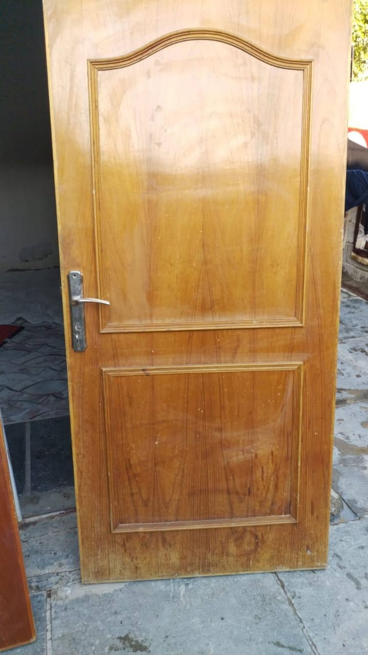 ابواب ٢ صاج تزكام كلش نضيفات مع الكيلونات والنرمايد بدون جرجوبه ارتفاع ١٩٣ والعرض ٩٠ / ٩١  العنوان بغداد حي اور ***********
