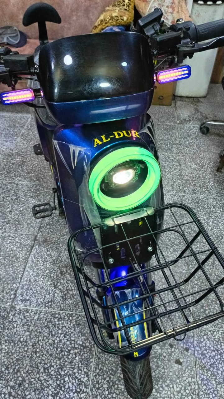 السلام عليكم عندي دراجه شحن للبيع نظيف جدا مكاني جميلة قرب مطعم الركن الابيض السعر ٥٢٥ الاستفسار ع الرقم ***********
